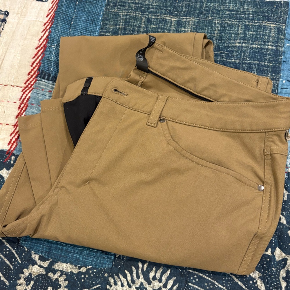 Lululemon ABC Slim-fit 5 Pocket Warpstreme Pant - excellent condition!